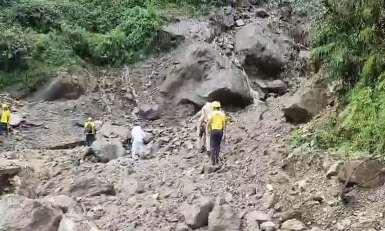 உத்தரகாண்டில் நிலச்சரிவு: வீடுகள் இடிந்து விழுந்ததில் 10 பேர் மாயம்