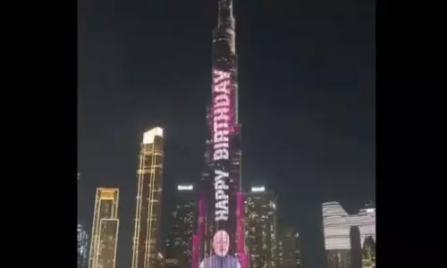 புர்ஜ் கலிபாவில் ஒளிர்ந்த பிரதமர் மோடி படம்