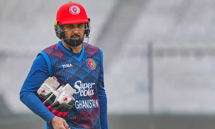 ஒரே ஓவரில் தொடர்ச்சியாக 5 சிக்சர்களை பறக்க விட்ட முகமது நபி.. வீடியோ வைரல்