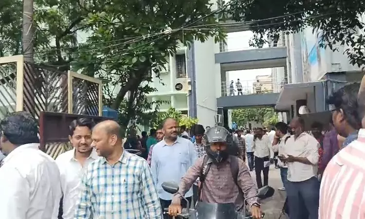 சென்னை ஐகோர்ட்டு உள்பட 2 இடங்களுக்கு வெடிகுண்டு மிரட்டல்