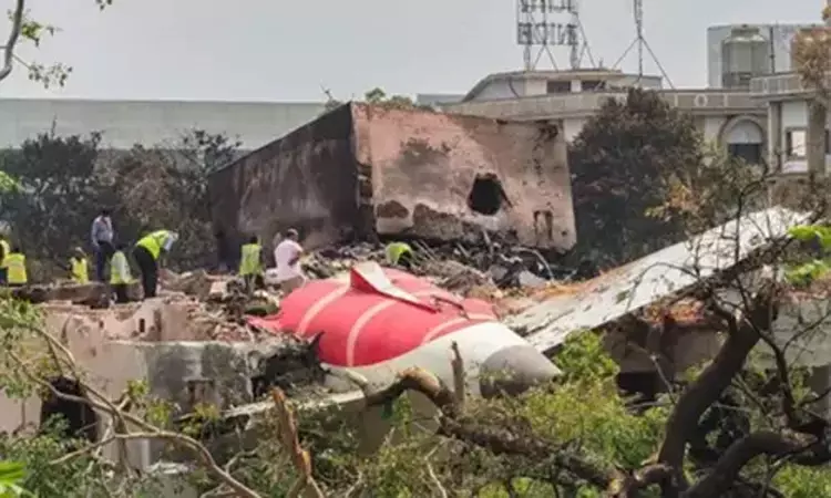 ஏர் இந்தியா விமான விபத்து; முழு தரவுகளை வெளியிடக்கோரி சுப்ரீம் கோர்ட்டில் வழக்கு