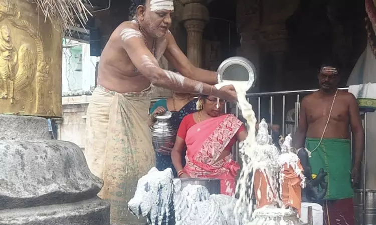 புரட்டாசி மாத பிரதோஷம்.. சிவன் கோவில்களில் சிறப்பு அபிஷேக ஆராதனை