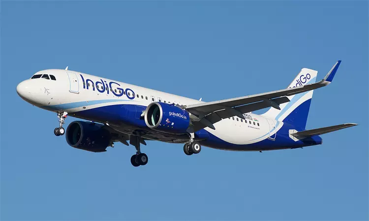 நடுவானில் பறந்து கொண்டிருந்த விமானத்திற்கு வெடிகுண்டு மிரட்டல்