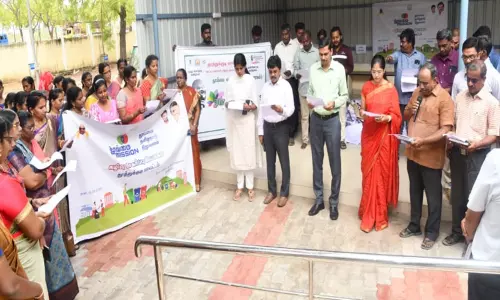 தூத்துக்குடியில் அரசு அலுவலகங்களில் தூய்மை இயக்க உறுதிமொழி ஏற்பு