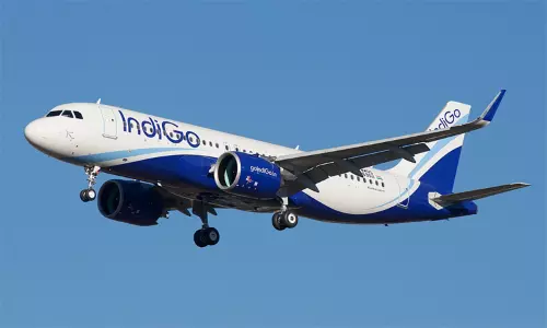 நடுவானில் பறந்து கொண்டிருந்த விமானத்திற்கு வெடிகுண்டு மிரட்டல்