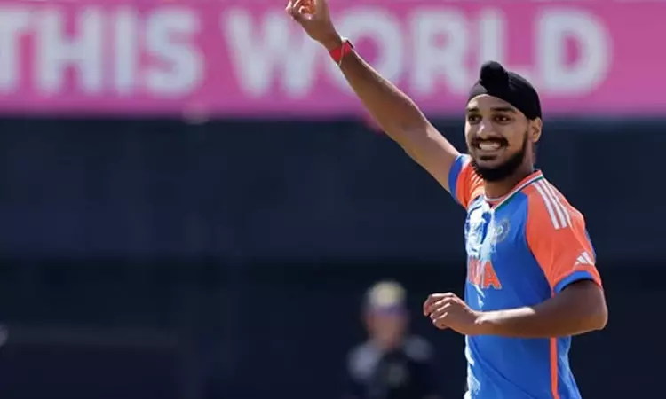 டி20 கிரிக்கெட்: மாபெரும் சாதனை பட்டியலில் பாக்.வீரரை பின்னுக்கு தள்ளிய அர்ஷ்தீப் சிங்