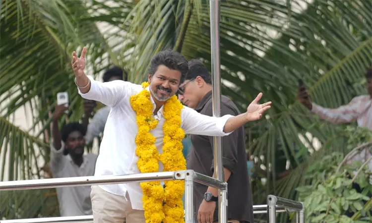 பூச்சாண்டி வேலை வேண்டாம்... தேர்தலில் மோதி பார்ப்போம் - திமுகவுக்கு விஜய் சவால்