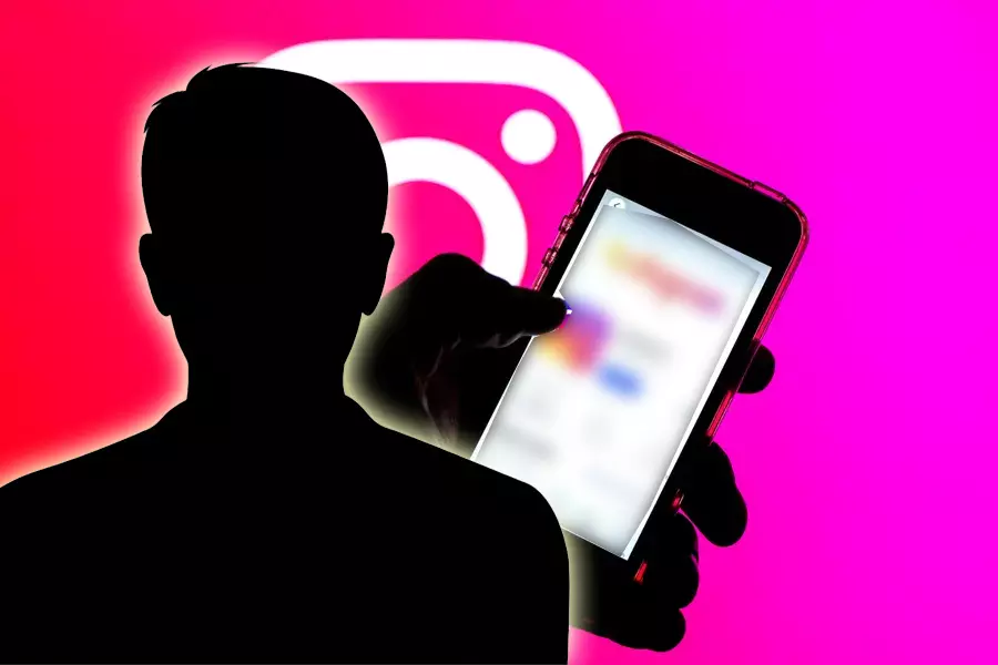 அந்தரங்க உறுப்பை படம் பிடித்து மாணவனுக்கு அனுப்பிய கணித ஆசிரியர்... அடுத்து நடந்த பரபரப்பு