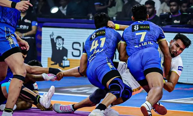 புரோ கபடி லீக்: அரியானாவிடம் அதிர்ச்சி தோல்வி கண்ட தமிழ் தலைவாஸ்