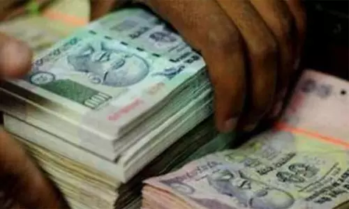 வழிப்பறி வழக்கில் கைதானவரிடம் பறிமுதல் செய்ததில் கையாடல்.. ஆயுதப்படைக்கு மாற்றப்பட்ட பெண் இன்ஸ்பெக்டர்