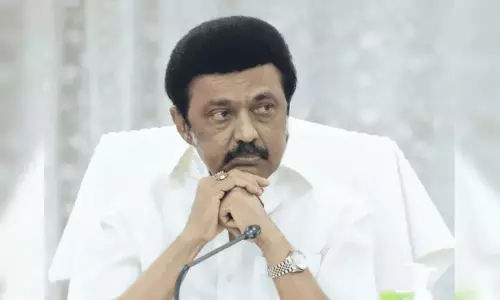 சாலை விபத்தில் ஆசிரியை பலி - ரூ.3 லட்சம் நிவாரணம் அறிவிப்பு