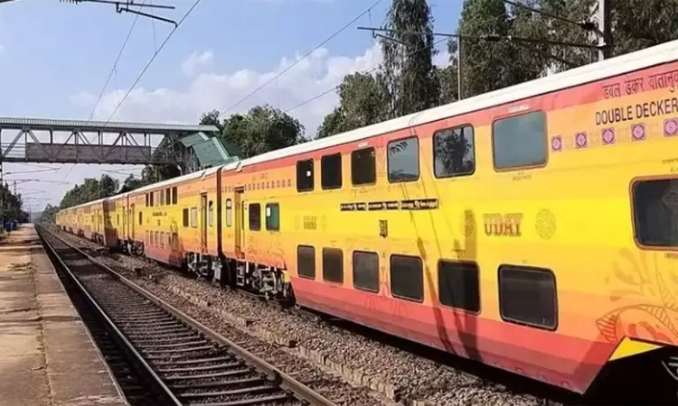 கோவை-பெங்களூரு உதய் எக்ஸ்பிரஸ் ரெயிலில் இன்று முதல் கூடுதலாக 2 பெட்டிகள் இணைப்பு கோவை-பெங்களூரு உதய் எக்ஸ்பிரஸ் ரெயிலில் இன்று முதல் கூடுதலாக 2 பெட்டிகள் இணைப்பு