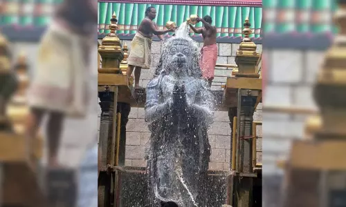 புரட்டாசி முதல் ஞாயிறு:  நாமக்கல் ஆஞ்சநேயர் கோவிலில் சிறப்பு அபிஷேகம்