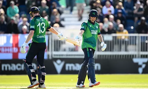 3வது டி20 போட்டி: இங்கிலாந்து அணிக்கு 155 ரன்கள் இலக்கு நிர்ணயித்த அயர்லாந்து 3வது டி20 போட்டி: இங்கிலாந்து அணிக்கு 155 ரன்கள் இலக்கு நிர்ணயித்த அயர்லாந்து