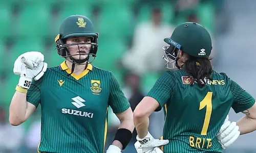 மகளிர் ஒருநாள் கிரிக்கெட்: தென் ஆப்பிரிக்கா - பாகிஸ்தான் அணிகள் இன்று மோதல் மகளிர் ஒருநாள் கிரிக்கெட்: தென் ஆப்பிரிக்கா - பாகிஸ்தான் அணிகள் இன்று மோதல்