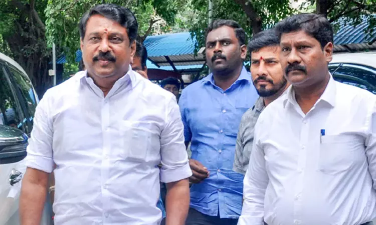 டெல்லி புறப்பட நயினார் நாகேந்திரன்