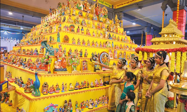 நவராத்திரி விழாவையொட்டி வடபழனி முருகன் கோவிலில் ‘சக்தி கொலு’