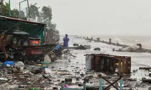 பிலிப்பைன்சில் புயல்: 10 ஆயிரம் பேர் வெளியேற்றம்