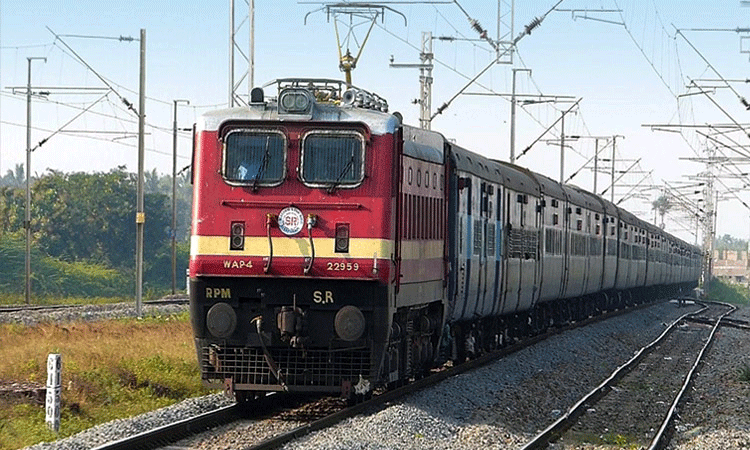 சென்னை சென்டிரலில் இருந்து மதுரை வழியாக குமரிக்கு வாராந்திர சிறப்பு ரெயில்