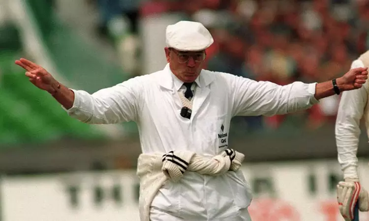 இங்கிலாந்து அம்பயர் டிக்கி பேர்ட் மறைவு