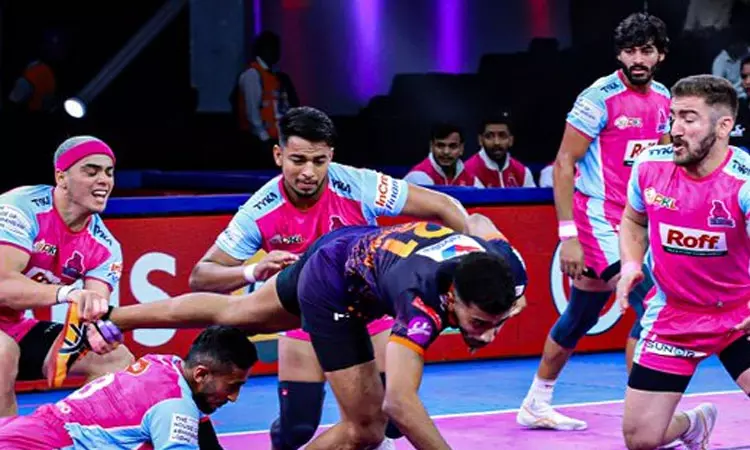 புரோ கபடி லீக்: யு மும்பா அணியை வீழ்த்திய ஜெய்ப்பூர் பிங்க் பாந்தர்ஸ்