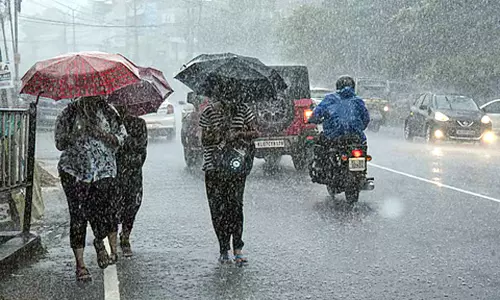 தமிழகத்தில் 3 நாட்களுக்கு கனமழைக்கு வாய்ப்பு தமிழகத்தில் 3 நாட்களுக்கு கனமழைக்கு வாய்ப்பு