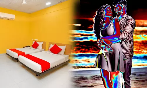 உல்லாசமாக இருக்க காதலியை புதுச்சேரிக்கு அழைத்து சென்ற காதலன்...விடுதியில் காத்திருந்த நண்பன்.. அடுத்து நடந்த சம்பவம்