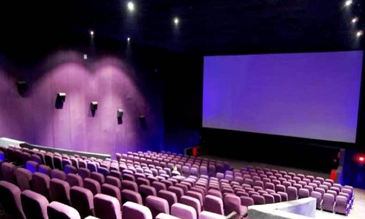 தியேட்டர் டிக்கெட் கட்டணமாக ரூ.200 வசூலிக்க தடை; ஐகோர்ட்டு அதிரடி உத்தரவு