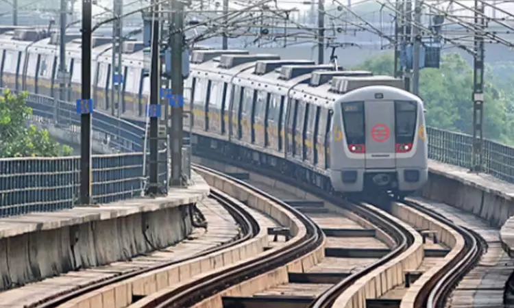 டெல்லி மெட்ரோ ரெயில்களில் ரீல்ஸ் எடுக்கத் தடை விதிப்பு