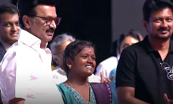 ‘பேனா’ வழங்கி வாழ்த்திய முதல்-அமைச்சர் மு.க.ஸ்டாலின்