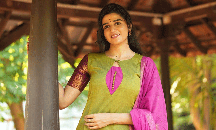 நாய்களை பார்த்தாலே பயமாக இருக்கிறது- நடிகை ஸ்ரீ ஸ்வேதா