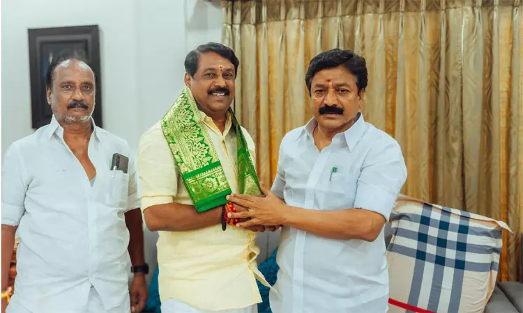 சி.வி.சண்முகத்துடன் நயினார் நாகேந்திரன் சந்திப்பு ... ... இன்றைய முக்கிய செய்திகள் சில வரிகளில்.. 25-09-2025