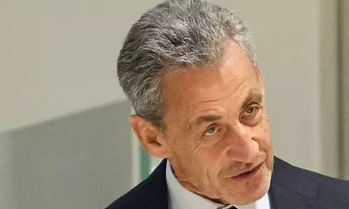 பிரான்ஸ் முன்னாள் அதிபர் சர்கோசிக்கு 5 ஆண்டுகள் சிறை தண்டனை விதிப்பு