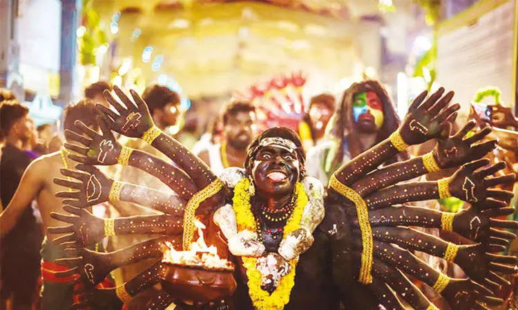 குலசை தசரா திருவிழா.. வேடமணியும் பக்தர்கள் கடைபிடிக்க வேண்டிய வழிமுறைகள்