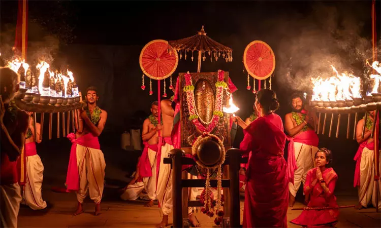 ஈஷாவில் நவராத்திரி விழா கோலாகல கொண்டாட்டம்