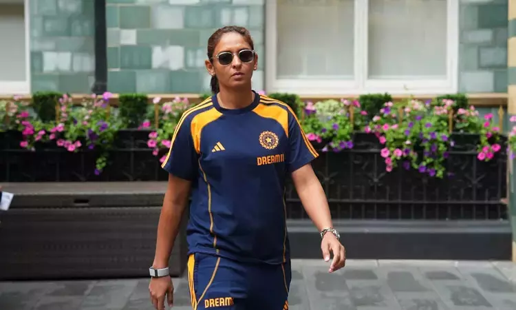 அழுத்தத்தை எடுத்துக்கொள்ளாமல் மகிழ்ச்சியாக விளையாட வேண்டும் - ஹர்மன்ப்ரீத் கவுர்