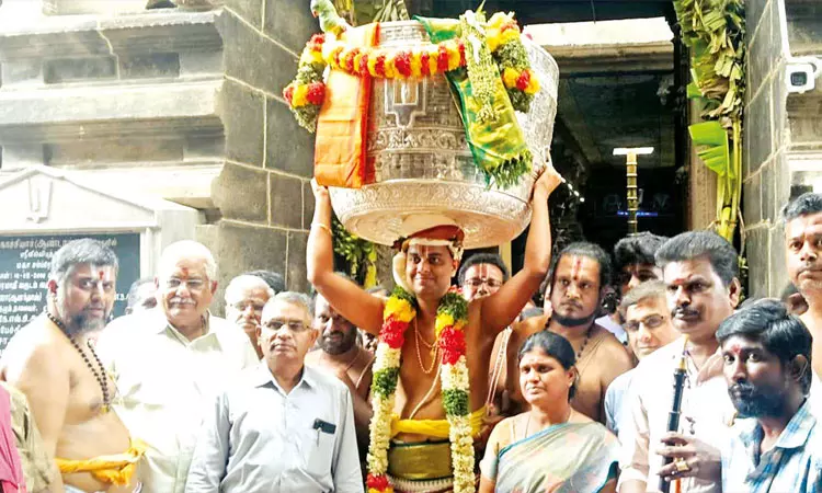 ஆண்டாள் சூடிக் கொடுத்த மாலை, கிளி ஆகியவை திருப்பதிக்கு அனுப்பி வைப்பு