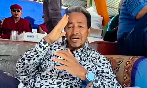 லடாக் வன்முறை: சோனம் வாங்சுக் அதிரடி கைது லடாக் வன்முறை: சோனம் வாங்சுக் அதிரடி கைது