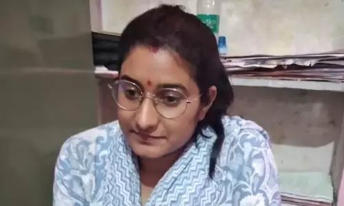 ராஜஸ்தானில் வீட்டுவசதி திட்ட பயனாளரிடம் ரூ.1,000 லஞ்சம் வாங்கிய பெண் அதிகாரி கைது ராஜஸ்தானில் வீட்டுவசதி திட்ட பயனாளரிடம் ரூ.1,000 லஞ்சம் வாங்கிய பெண் அதிகாரி கைது