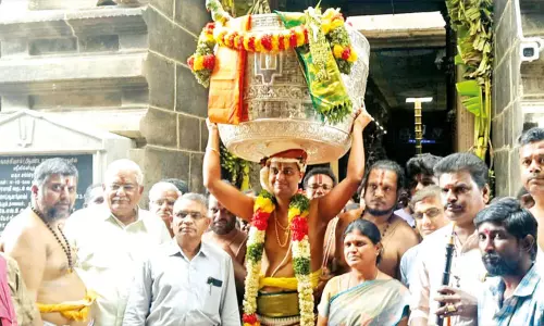 ஆண்டாள் சூடிக் கொடுத்த மாலை, கிளி ஆகியவை திருப்பதிக்கு அனுப்பி வைப்பு