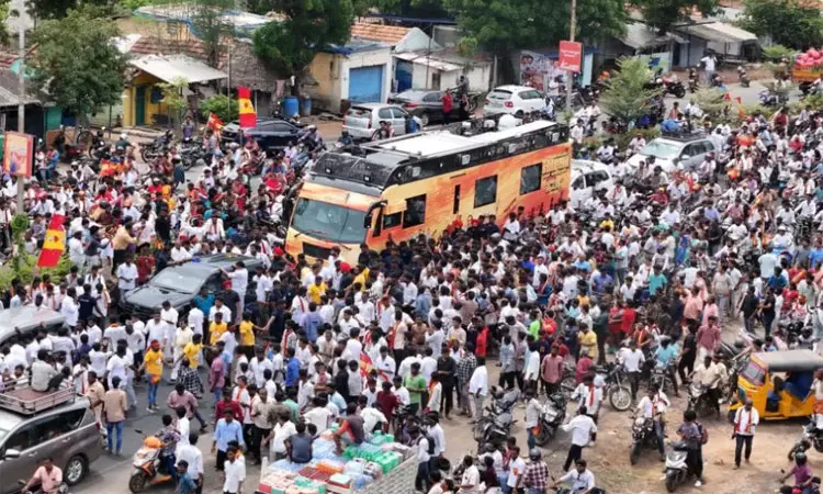 விஜய் பரப்புரை: நாமக்கல்லில் இன்று போக்குவரத்து... ... கரூர்:  விஜய் பிரசார கூட்ட நெரிசலில் சிக்கி 10 பேர் பலி