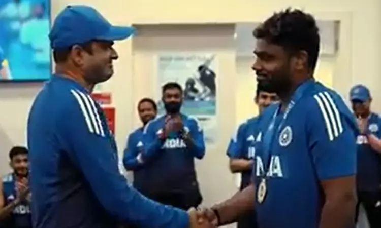 இலங்கைக்கு எதிரான ஆட்டம்; இம்பேக்ட் வீரர் விருதை வென்ற சஞ்சு சாம்சன் இலங்கைக்கு எதிரான ஆட்டம்; இம்பேக்ட் வீரர் விருதை வென்ற சஞ்சு சாம்சன்