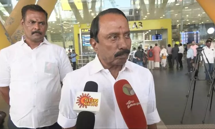 அனைவரும் ஒன்றிணைந்து செயல்பட வேண்டும்: செங்கோட்டையன் விருப்பம் அனைவரும் ஒன்றிணைந்து செயல்பட வேண்டும்: செங்கோட்டையன் விருப்பம்