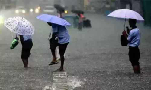 அடுத்த 3 மணி நேரத்தில் 11 மாவட்டங்களில் மழைக்கு வாய்ப்பு அடுத்த 3 மணி நேரத்தில் 11 மாவட்டங்களில் மழைக்கு வாய்ப்பு