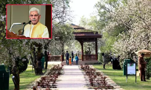 காஷ்மீர்: 7 சுற்றுலா தலங்களை மீண்டும் திறக்க கவர்னர் ஒப்புதல்