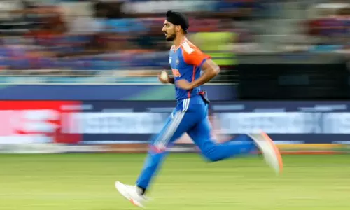 டி20 போட்டியில்  அர்ஷ்தீப் சிங் பிரீமியர் பவுலர்....அஸ்வின்