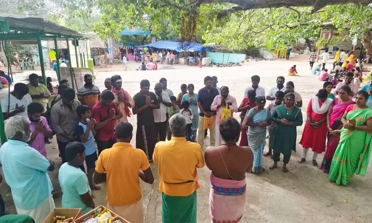 கரூர் கூட்ட நெரிசலில் இறந்த 40 பேரின் ஆன்மா சந்தியடைய தோரணமலையில் கூட்டு பிரார்த்தனை