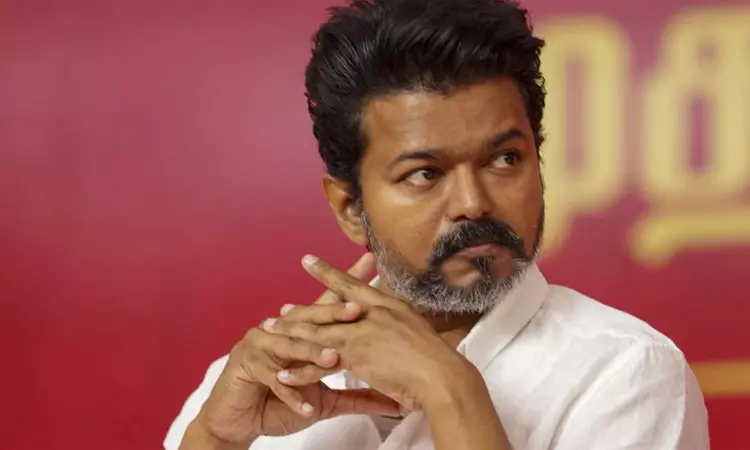 விஜய் விரைவில் கரூர் செல்கிறார்; போலீசாரிடம் அனுமதி கோர முடிவு விஜய் விரைவில் கரூர் செல்கிறார்; போலீசாரிடம் அனுமதி கோர முடிவு