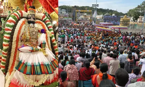 மோகினி அவதாரத்தில் மலையப்ப சுவாமி வீதிஉலா... பல்லாயிரக்கணக்கான பக்தர்கள் தரிசனம்