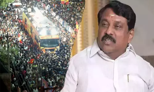 கரூர் துயர சம்பவத்தில் உடனடியாக யாரையும் குறை சொல்ல முடியாது - நயினார் நாகேந்திரன் கரூர் துயர சம்பவத்தில் உடனடியாக யாரையும் குறை சொல்ல முடியாது - நயினார் நாகேந்திரன்